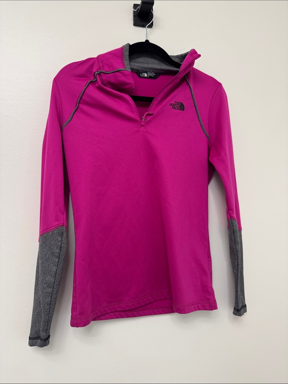 The North Face women’s Magenta 1/4 Zip Pullover with Gray Accents